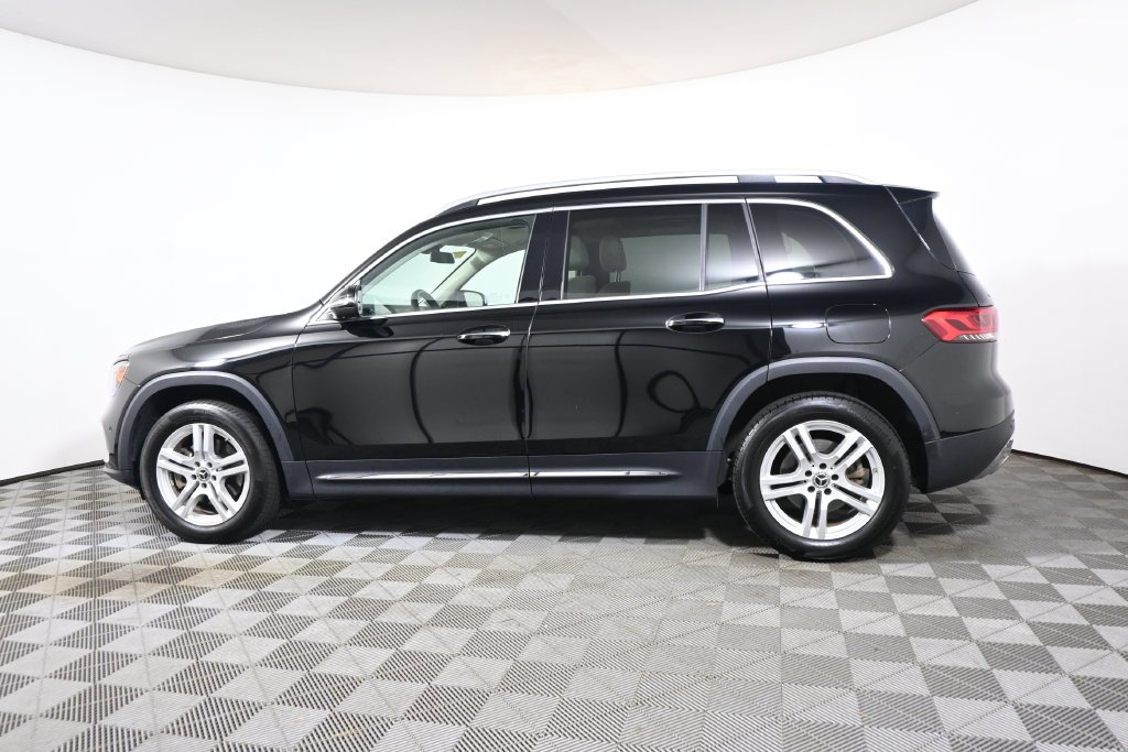 Used 2023  Mercedes-Benz GLB 250 image 2