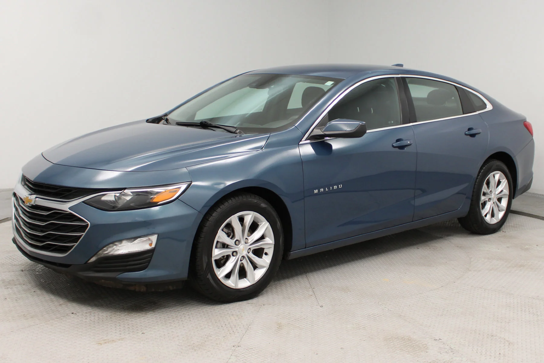 Used 2024 Lakeshore Blue Metallic Chevrolet 4dr Sdn 1LT image 30