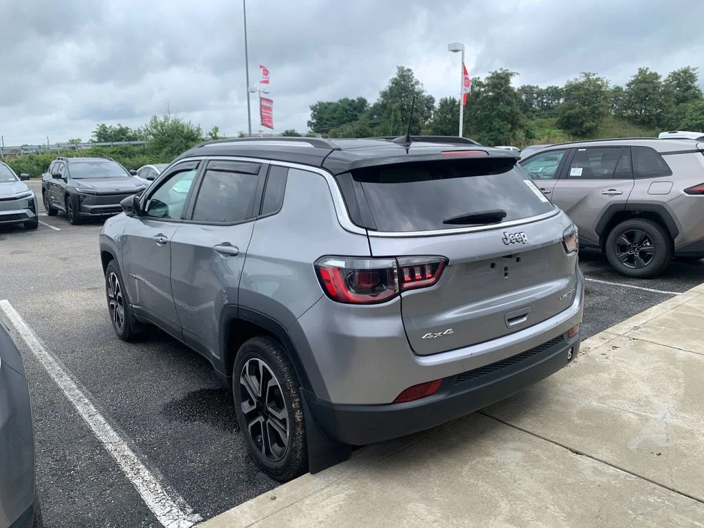 Used 2022 Silver Jeep Limited image 5