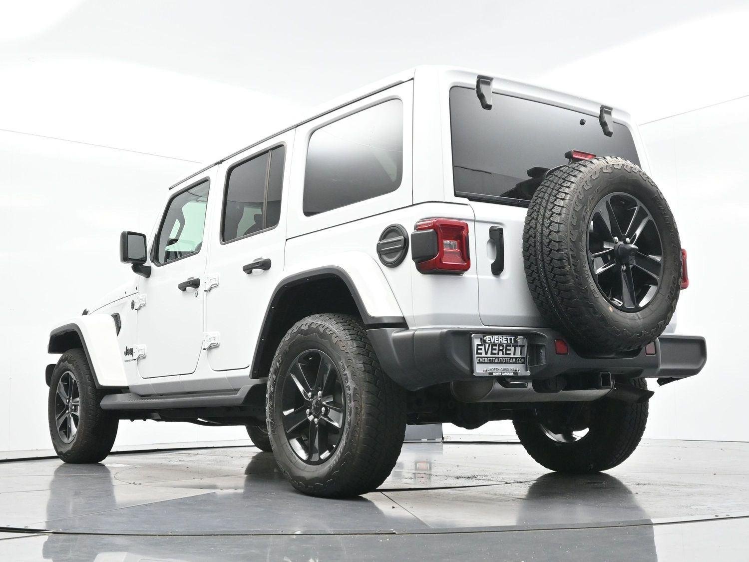 Used 2023 White Jeep Sahara Altitude image 46