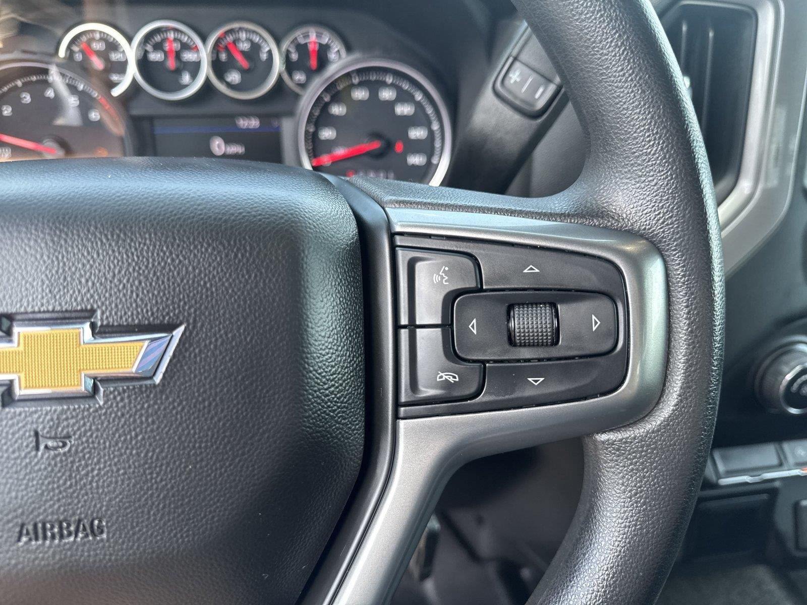 Used 2022 SILVER ICE METALLIC Chevrolet Custom image 22