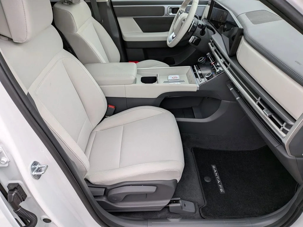 New 2026 White Hyundai SE image 31