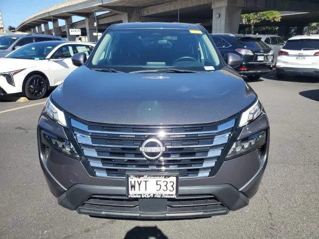 Used 2024 Gray Nissan SV image 9