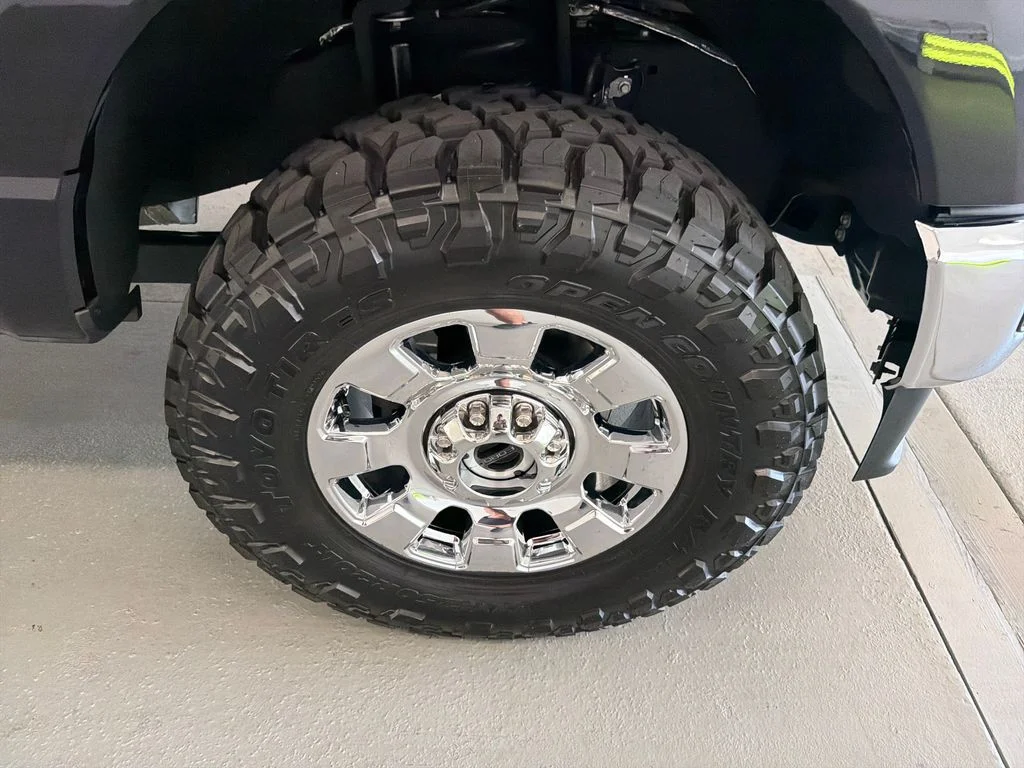 New 2026 Agate Black Metallic Ford F-250® Lariat® image 5