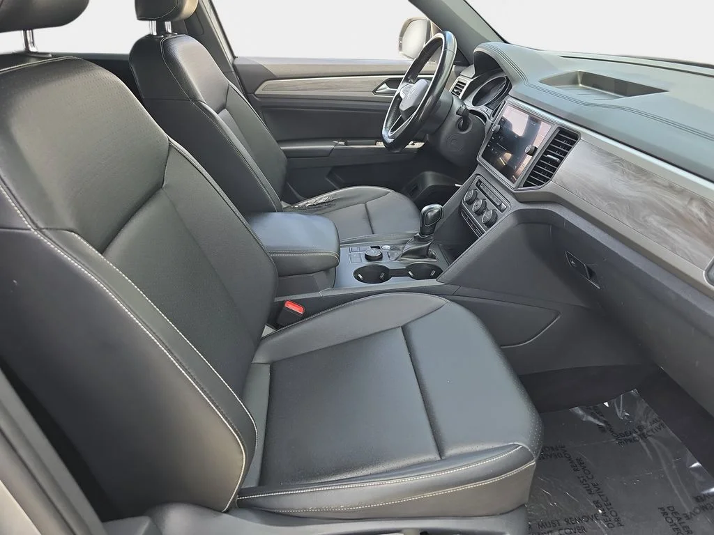 Used 2020 Silver Volkswagen 3.6L V6 SE w/Technology R-Line image 12