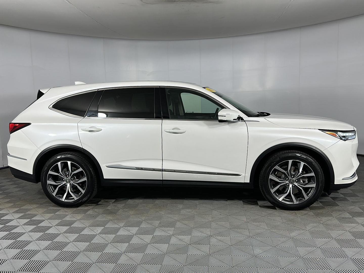 Used 2023 Platinum White Pearl Acura SH-AWD w/Tech image 28