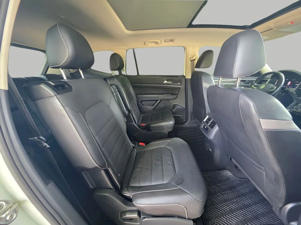 Used 2021 Pure White Volkswagen SEL Premium image 9
