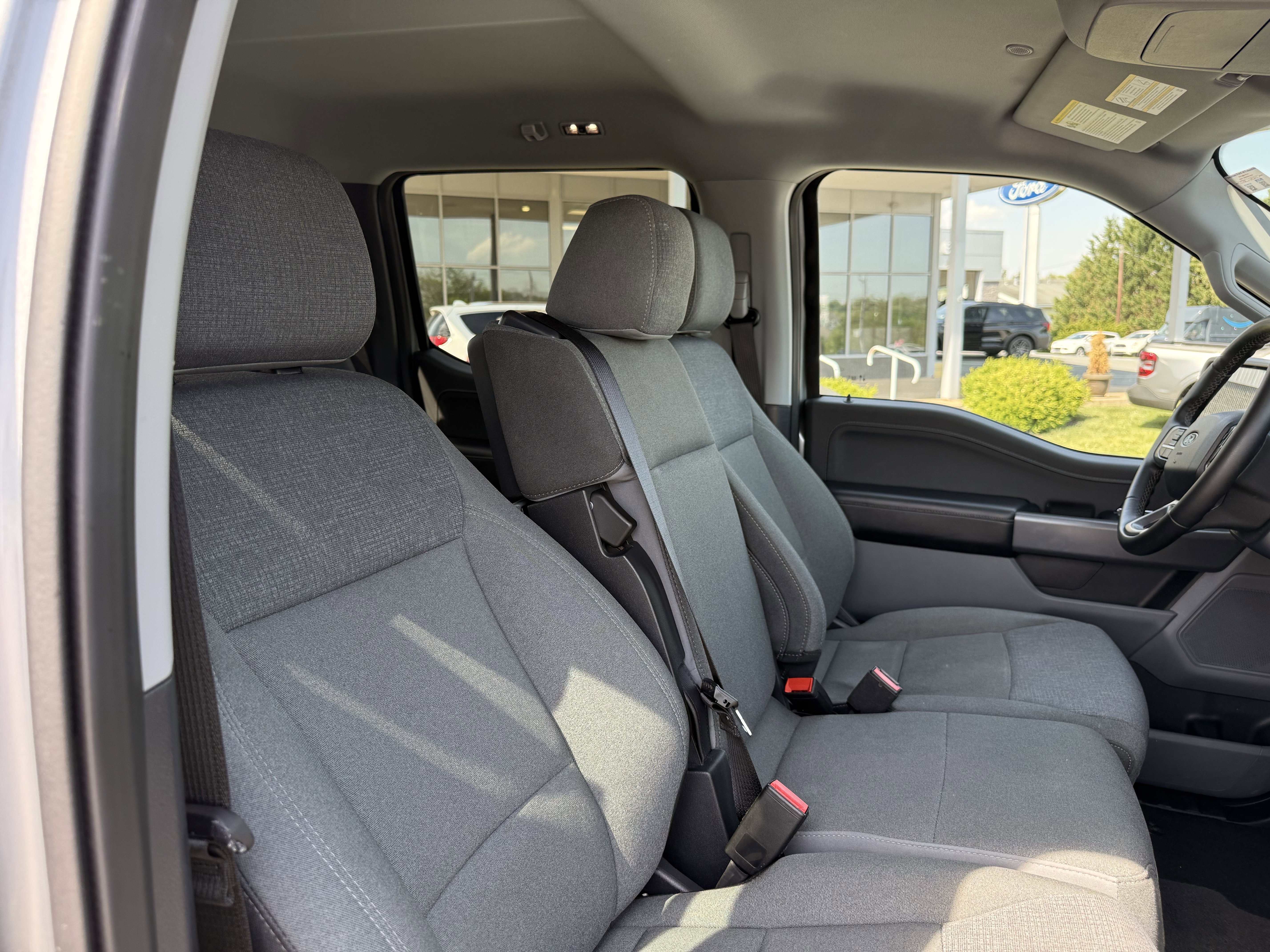 Used 2025 Silver Metallic Ford XLT image 41