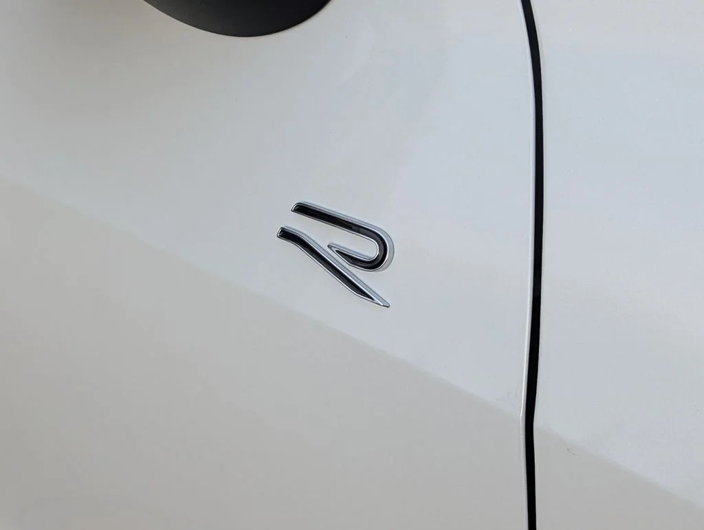 New 2026 White/off-white Volkswagen 2.0T SE R-Line Black image 3