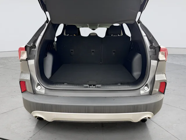 Used 2022 Gray Ford SE image 21