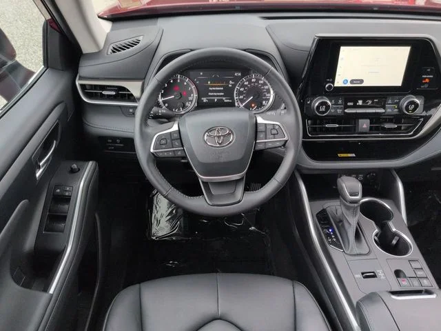 Used 2023 Red Toyota XLE image 16