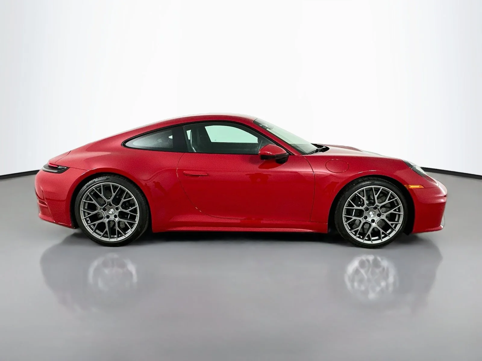 Used 2025 Red Porsche  image 4