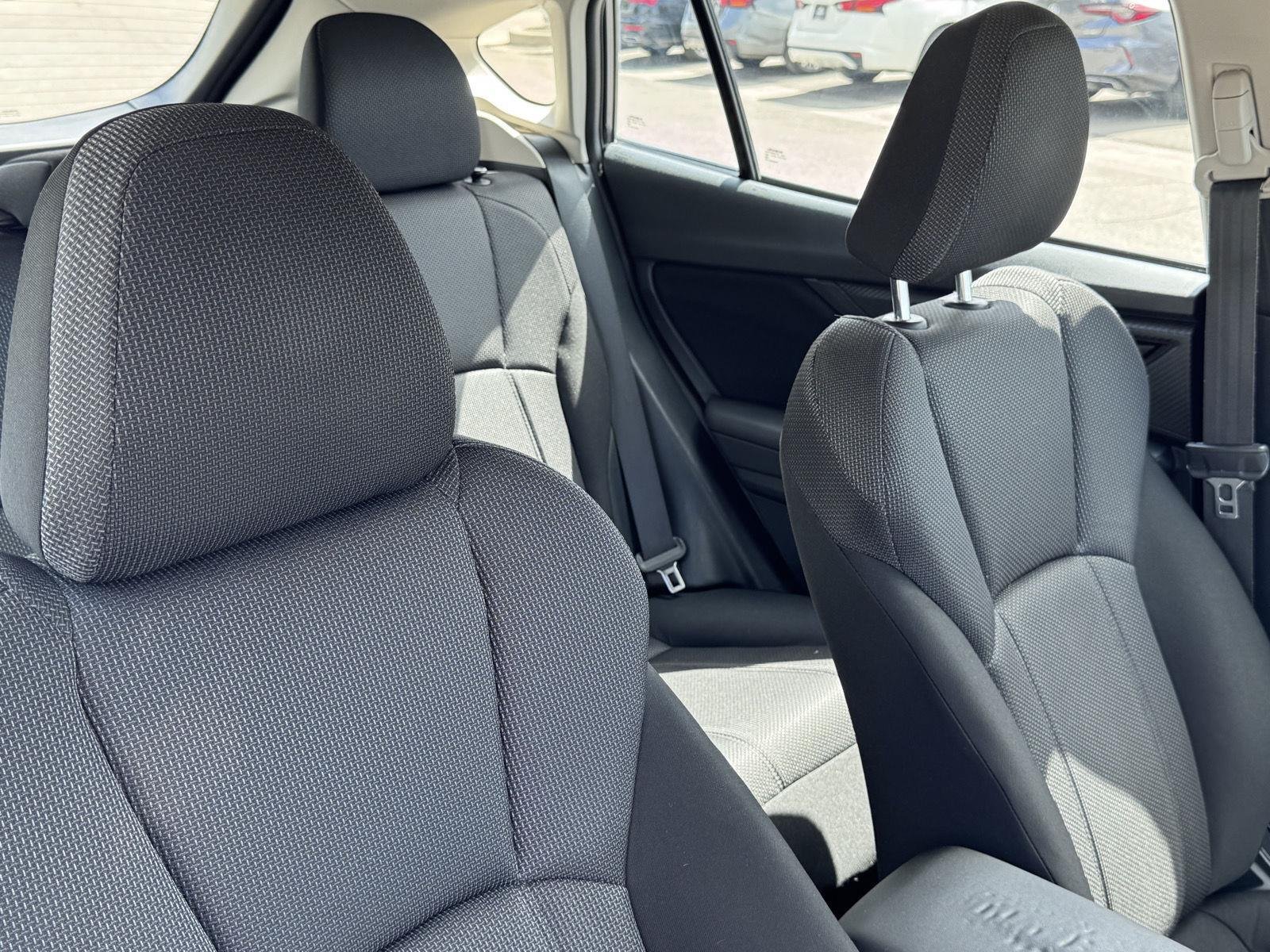 Used 2017 Ice Silver Metallic Subaru Premium image 17
