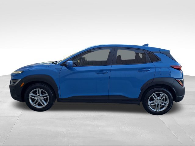 Used 2022 Blue Hyundai SE image 2