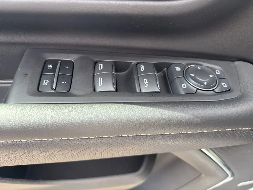 Used 2023 Summit White Chevrolet Premier image 29