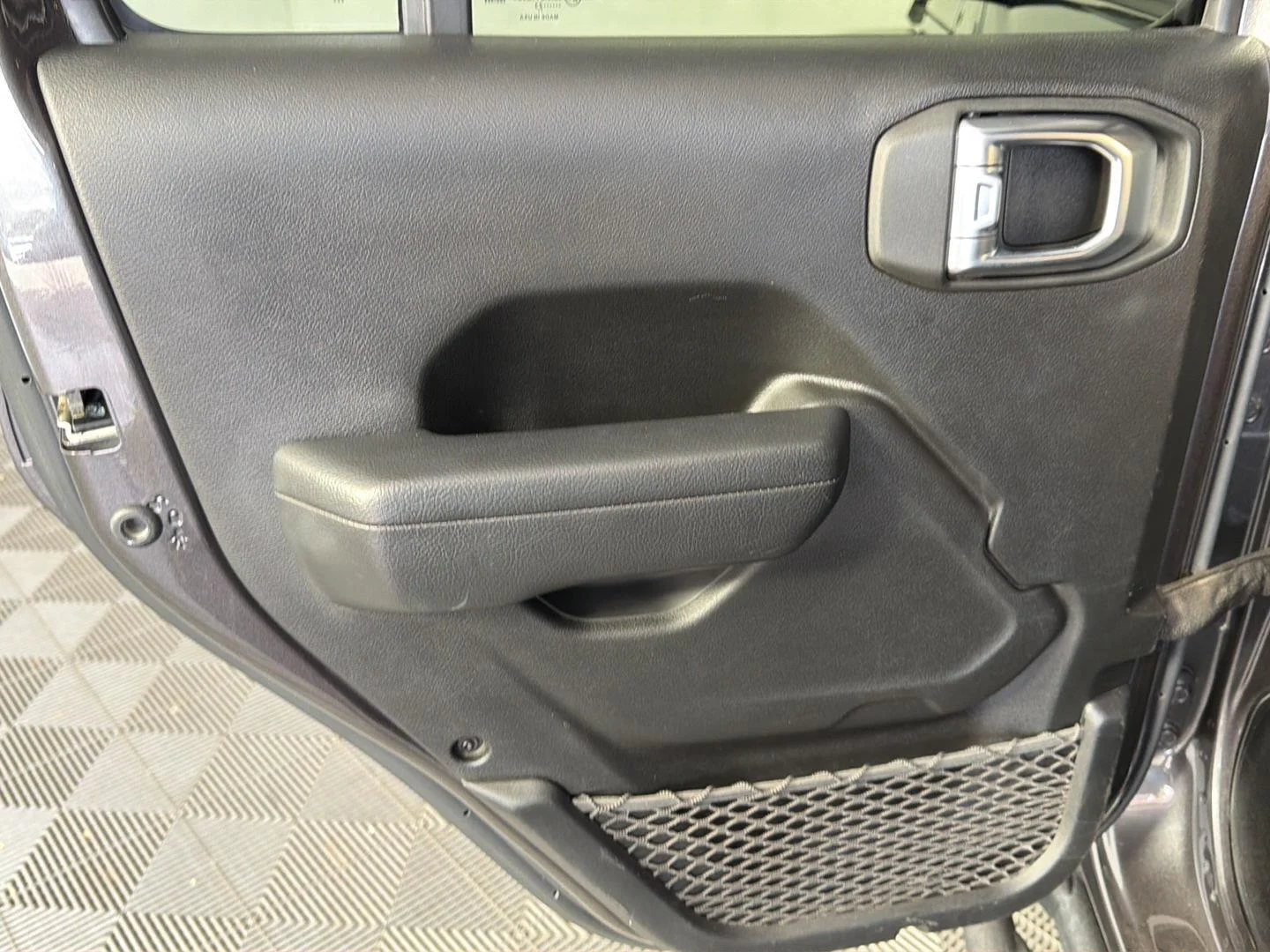 Used 2023 Granite Crystal Metallic Clearcoat Jeep Sport S image 24