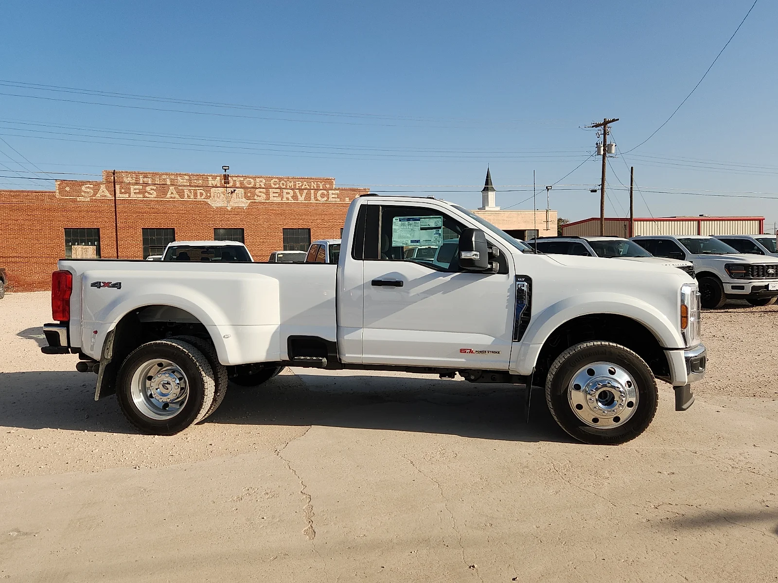 New 2027 Oxford White Ford XLT image 8