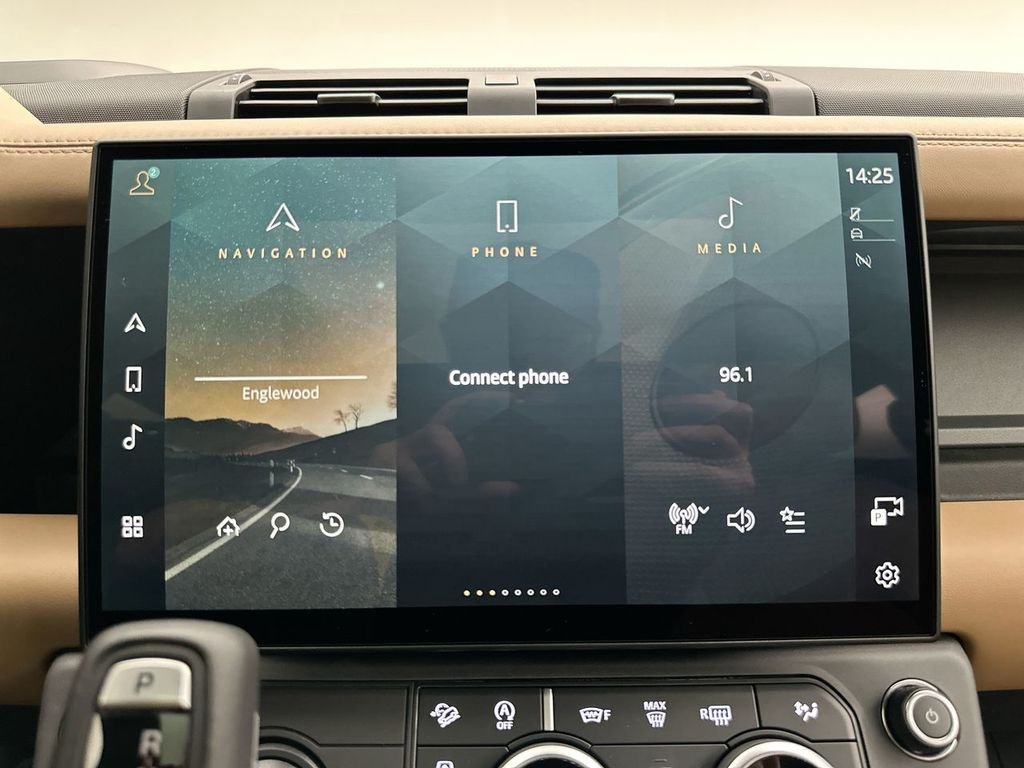 New 2026 Woolstone Green Land Rover S image 14