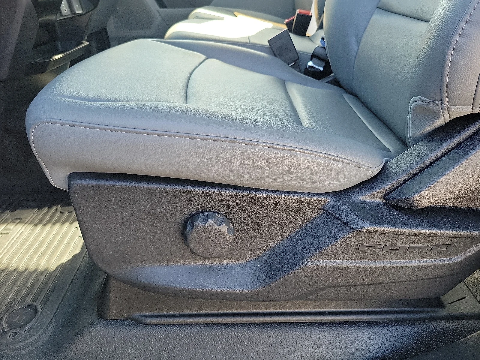 2025 Ford F-250 Super Duty XL - Photo 16