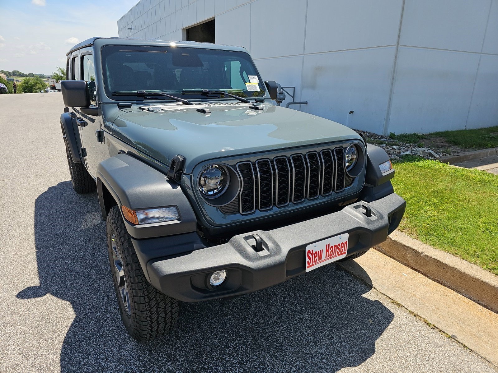 New 2026 Anvil Clearcoat Jeep Sport S image 7