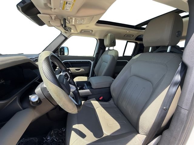 Used 2020 White Land Rover S image 10