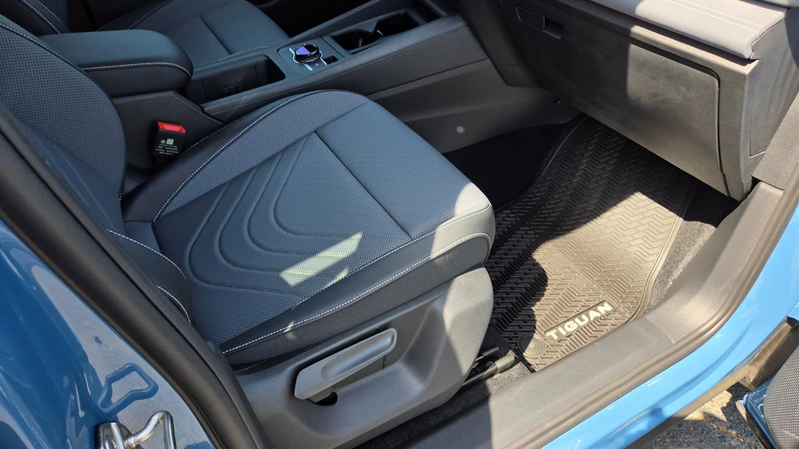 New 2026 Monterey Blue Pearl Volkswagen SE R-Line Black image 47