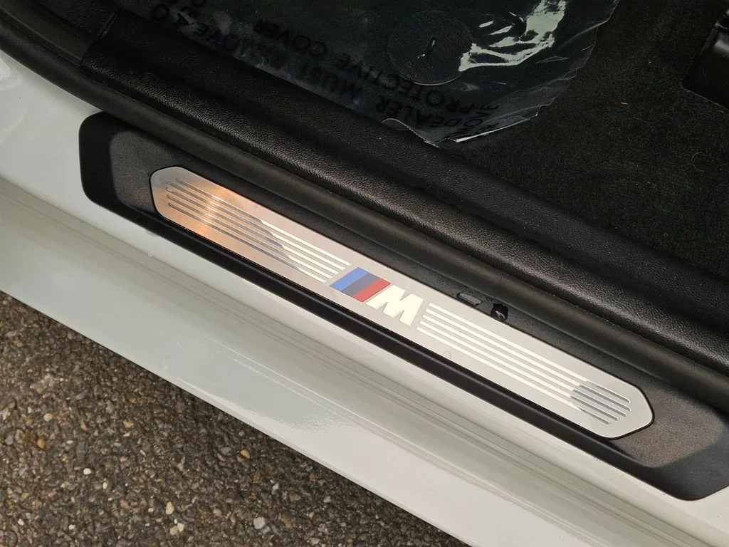 Used 2025 Alpine White BMW M40i image 39