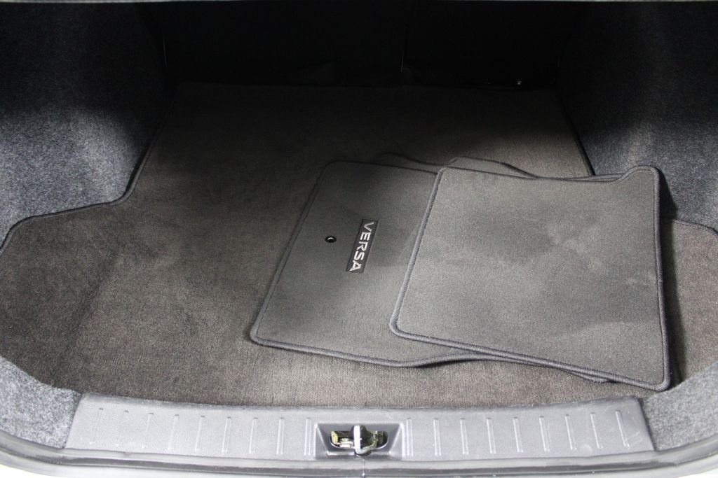 2025 Nissan Versa Sedan SV - Photo 16