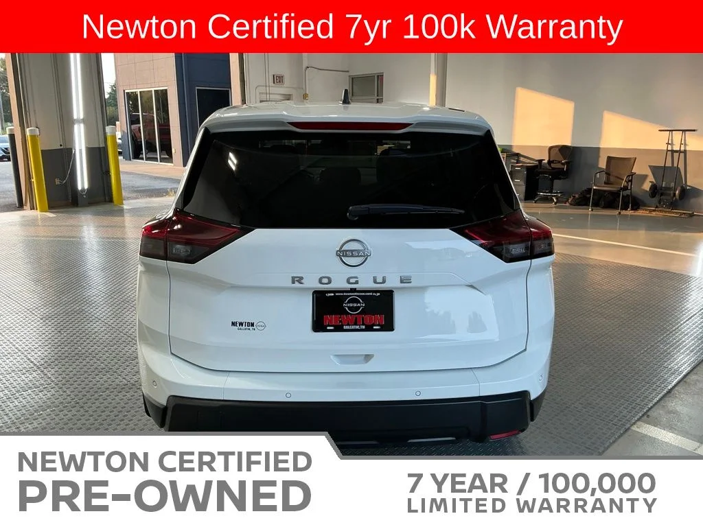 Certified Used 2025 Glacier White Nissan S image 5