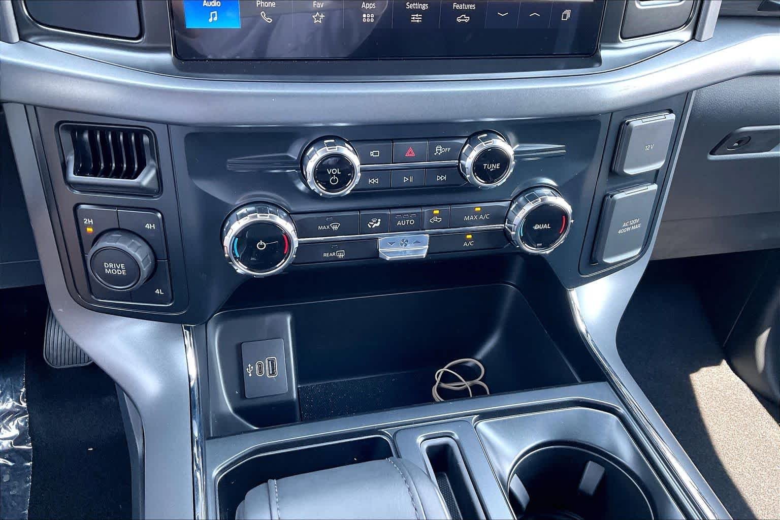 New 2026 Oxford White Ford XLT image 17