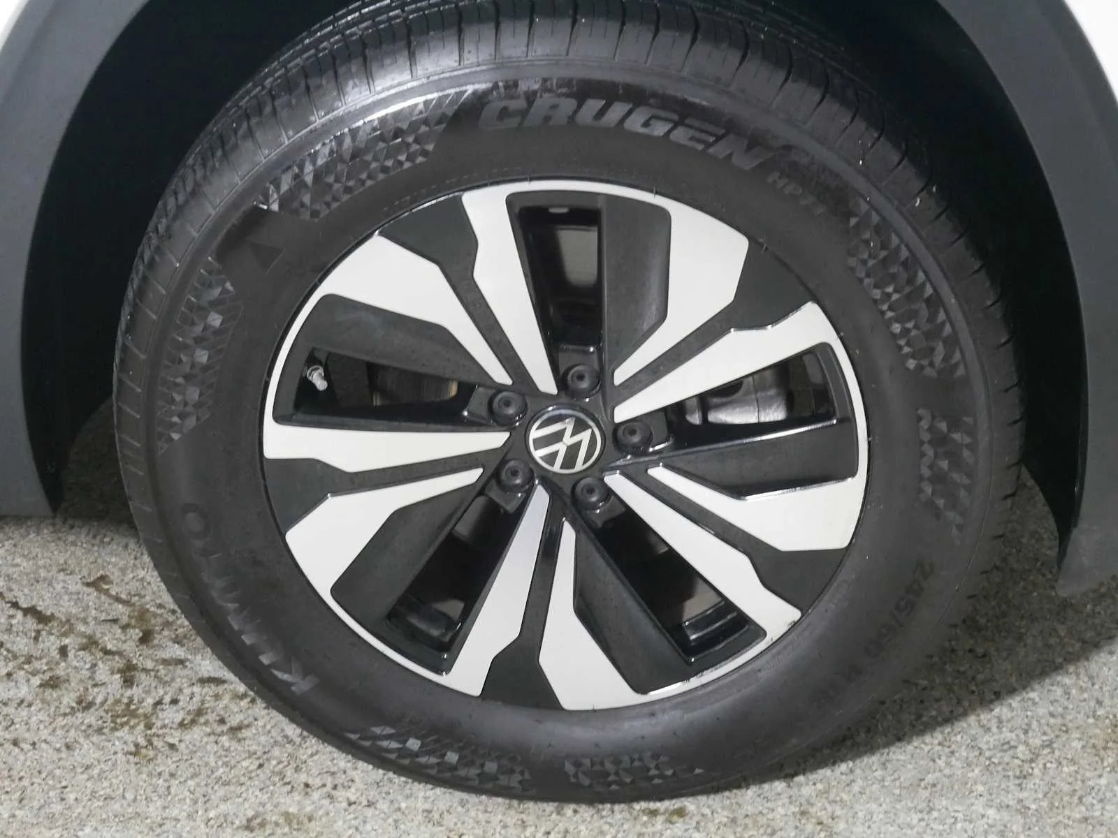 Used 2025  Volkswagen 2.0T SE image 15