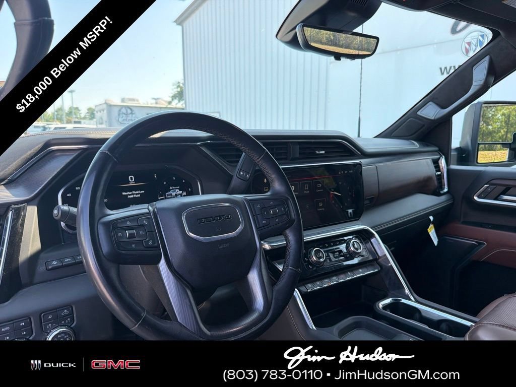 Used 2025 White Frost Tricoat GMC Denali Ultimate DRW image 10