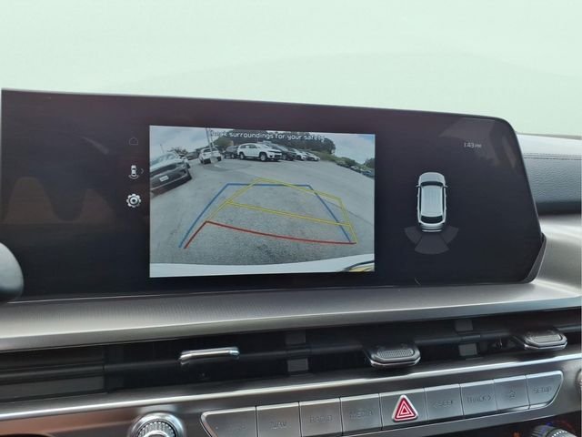 Used 2025 White Kia S image 30