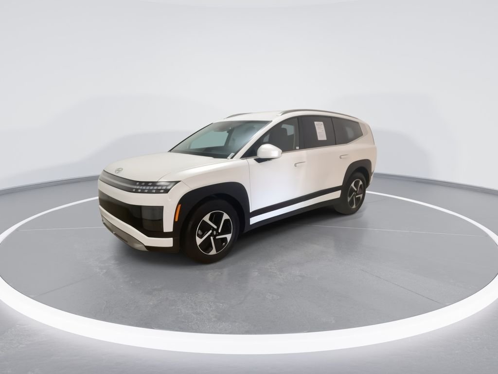 Used 2026 White Hyundai SE image 5