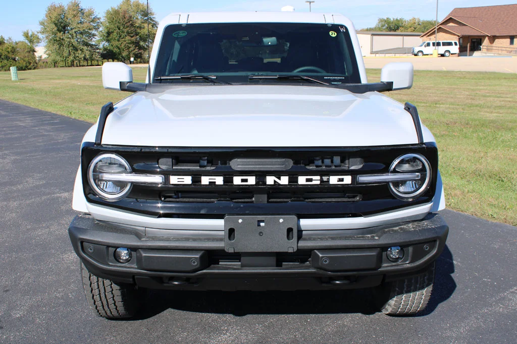 New 2026 Avalanche Gray Ford Outer Banks® image 2