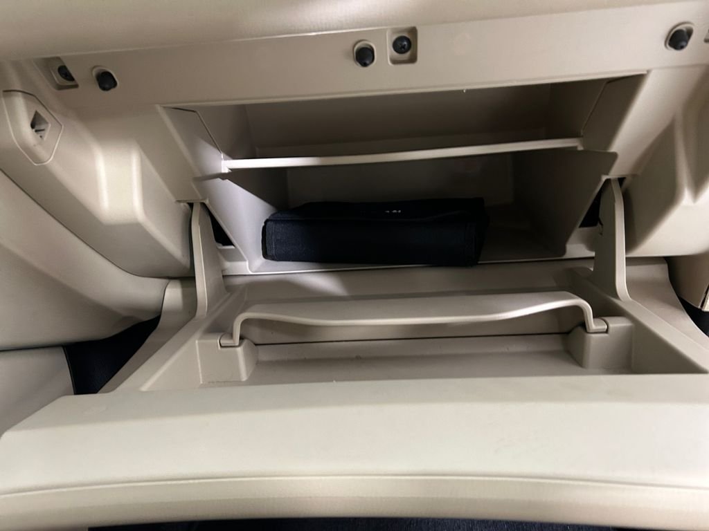 Used 2017 White Nissan S image 28
