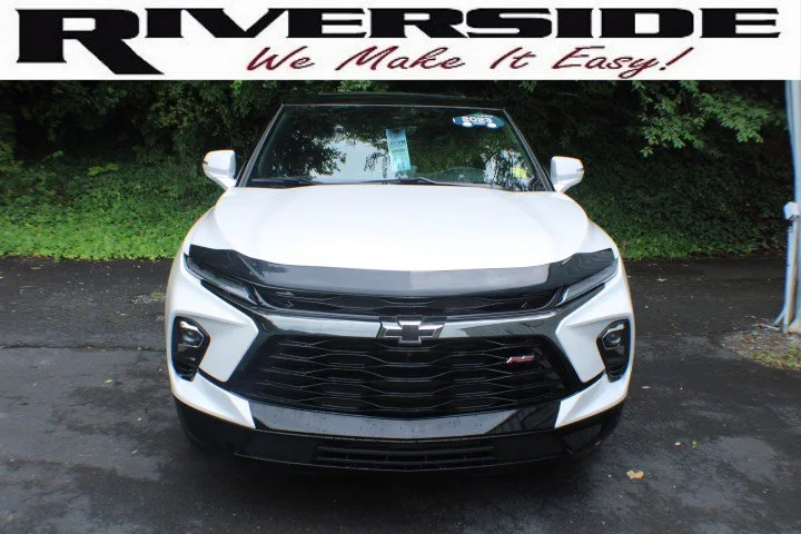 Used 2023 Iridescent Pearl Tricoat Chevrolet RS image 19