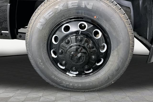 New 2026 Diamond Black Crystal Pearl-Coat Exterior Paint RAM Laramie image 12