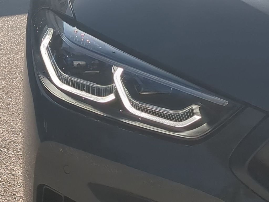 2026 BMW 8 Series 840i - Photo 10