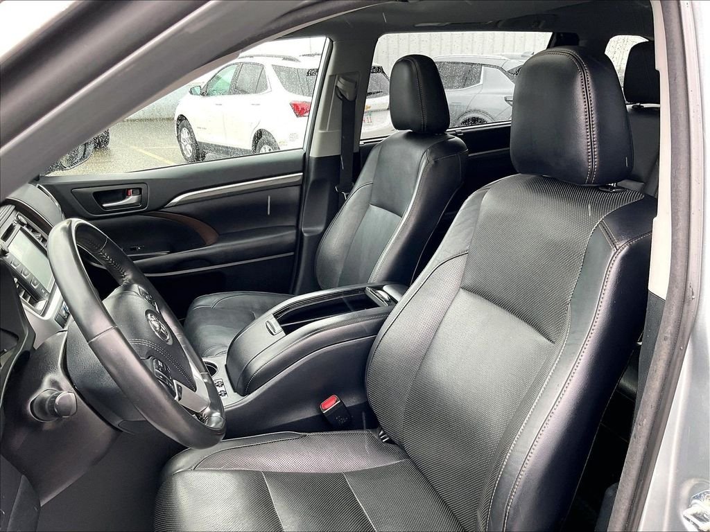 Used 2018 Silver Toyota Limited image 10
