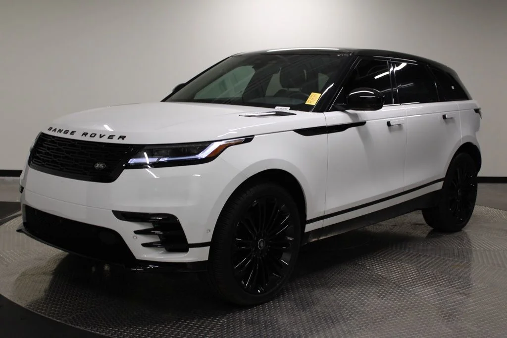 2026 Land Rover Range Rover Velar P400 Dynamic SE's photo