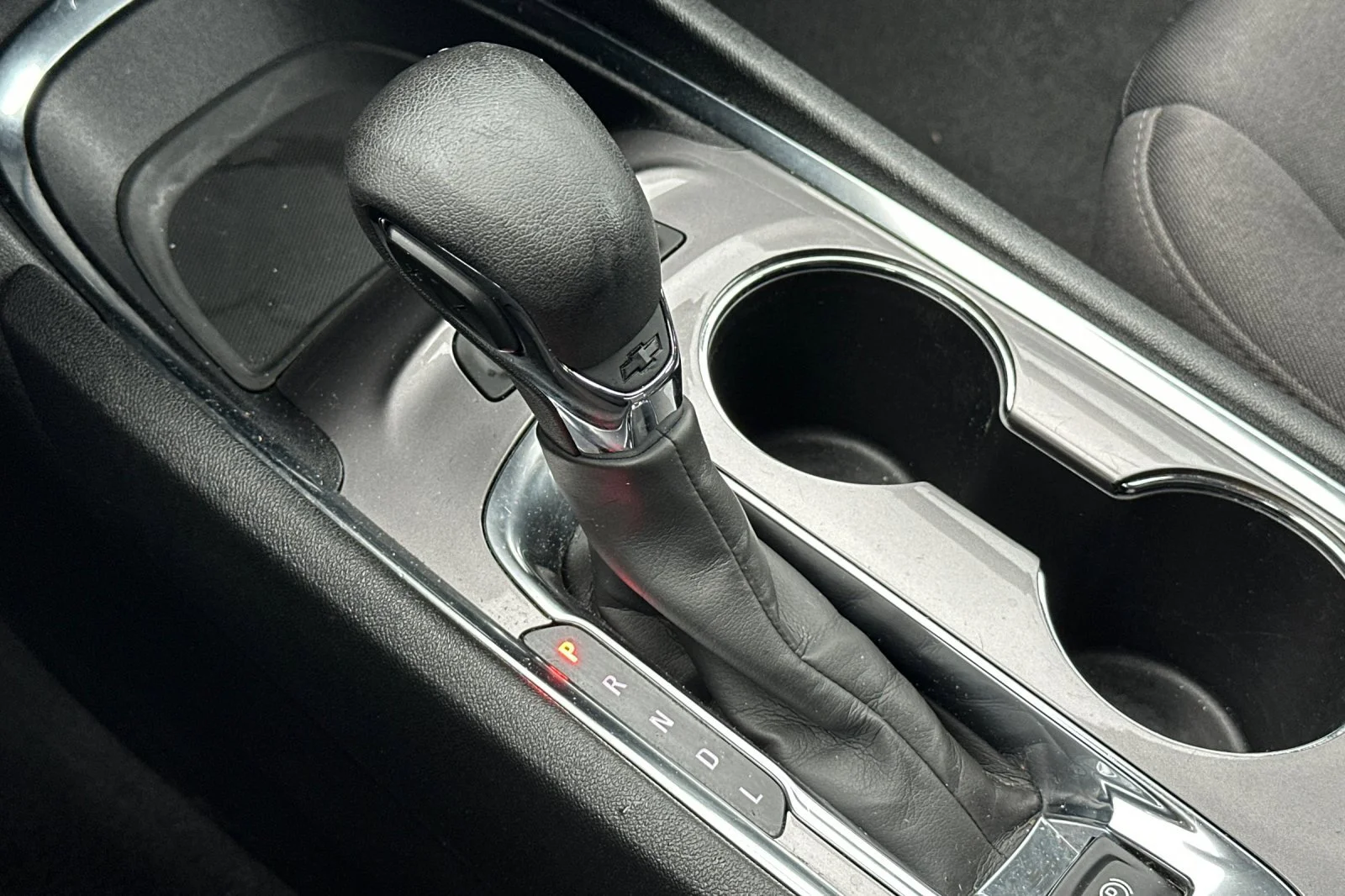 Used 2024 Summit White Chevrolet LT image 19
