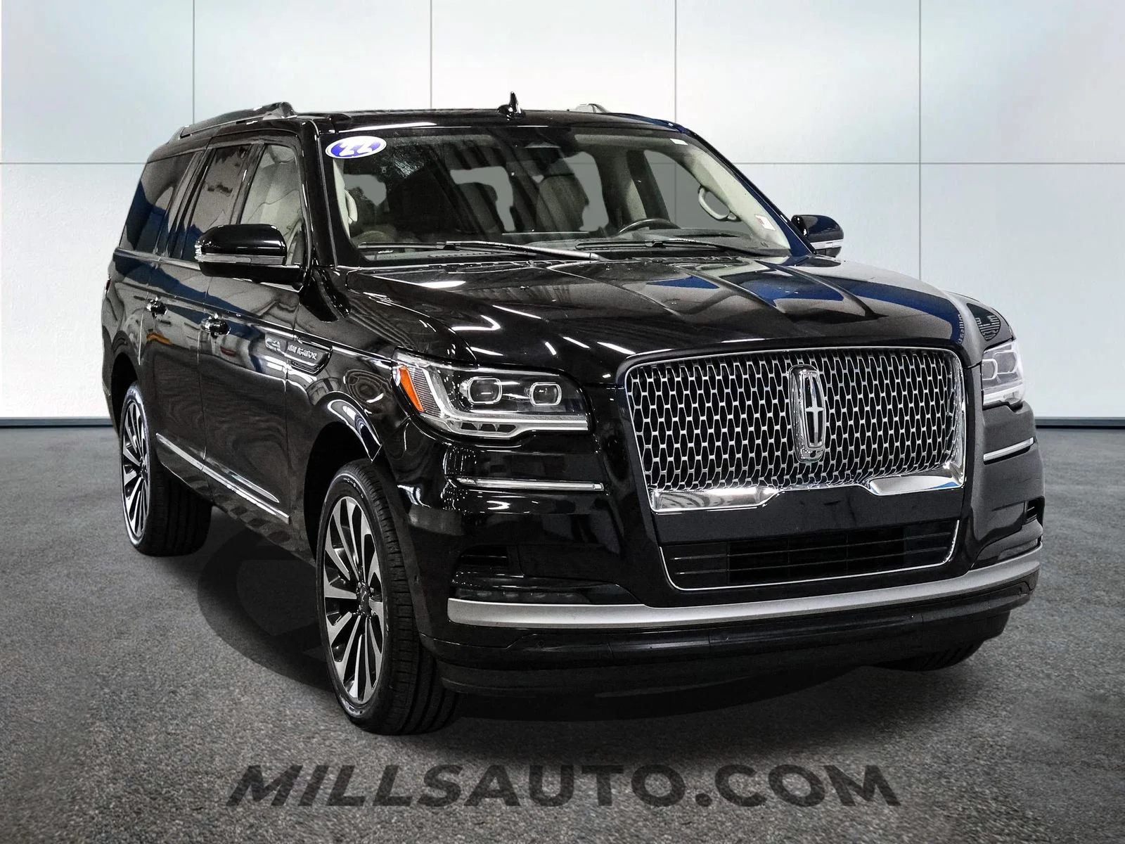 Used 2022 Black Lincoln Reserve image 11