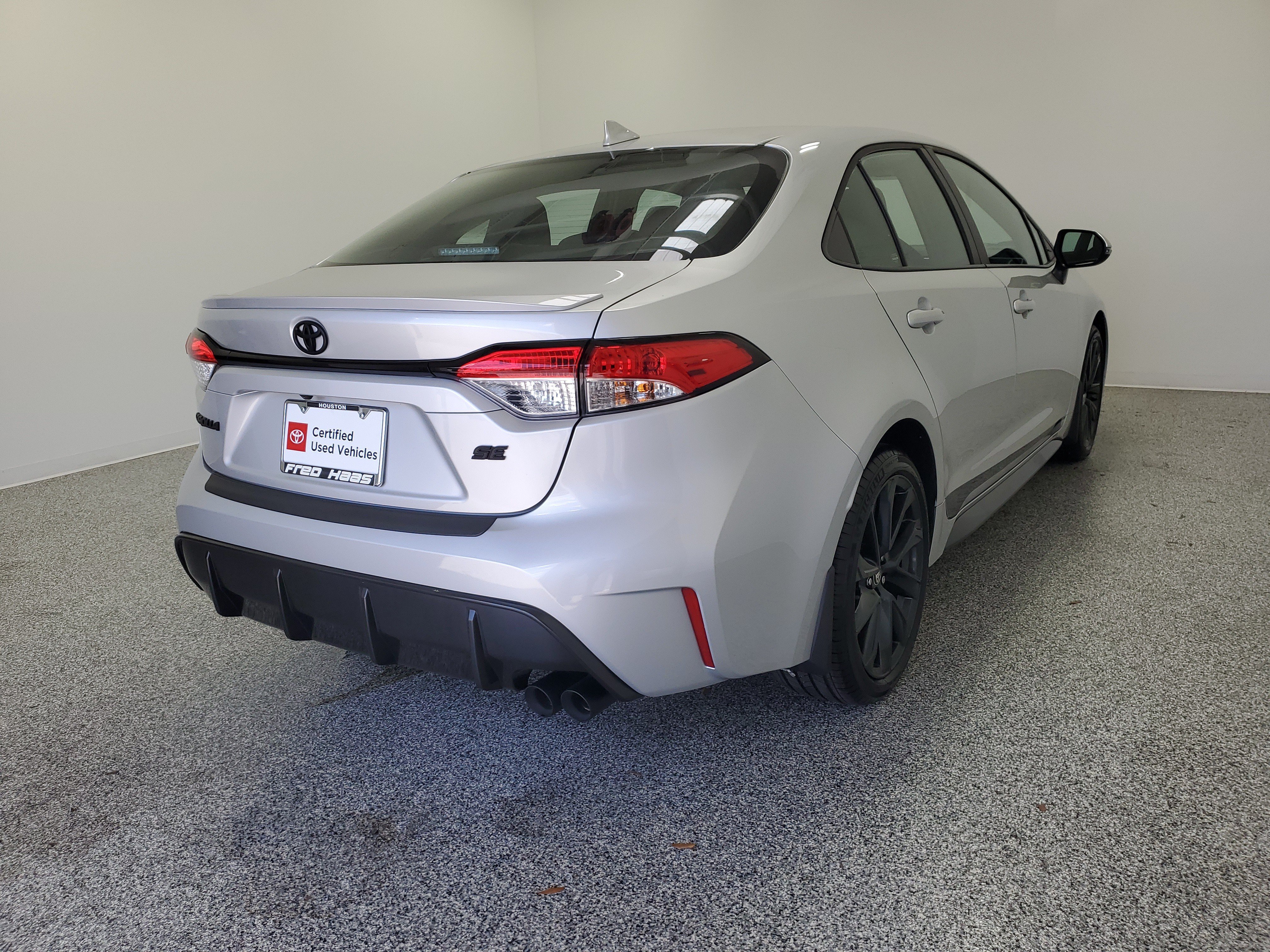 Used 2025 Silver Toyota SE image 6