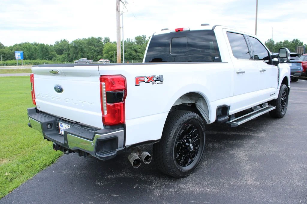 Used 2024 Oxford White Ford Lariat image 21