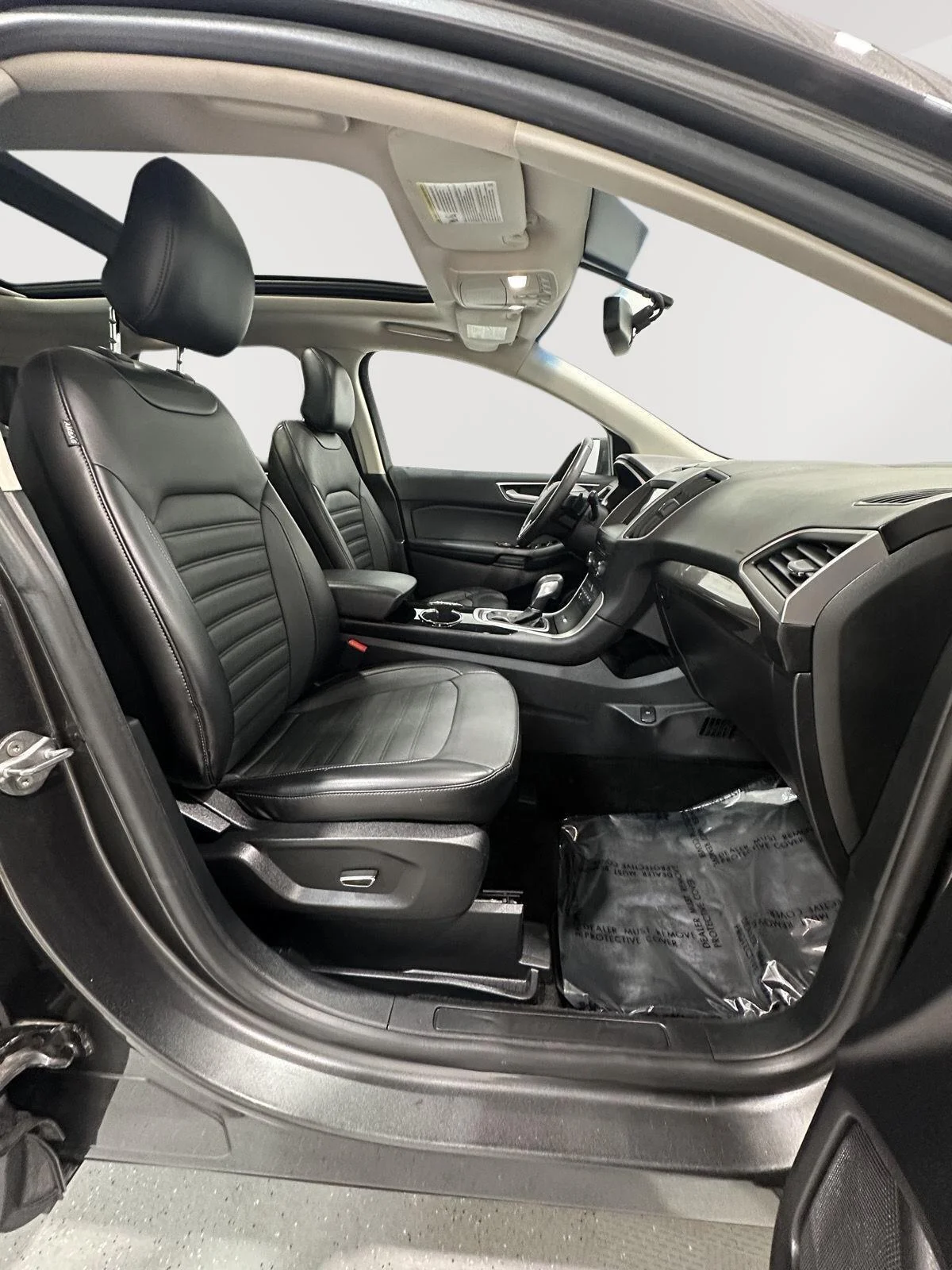 Used 2018 Magnetic Metallic Ford SEL image 27