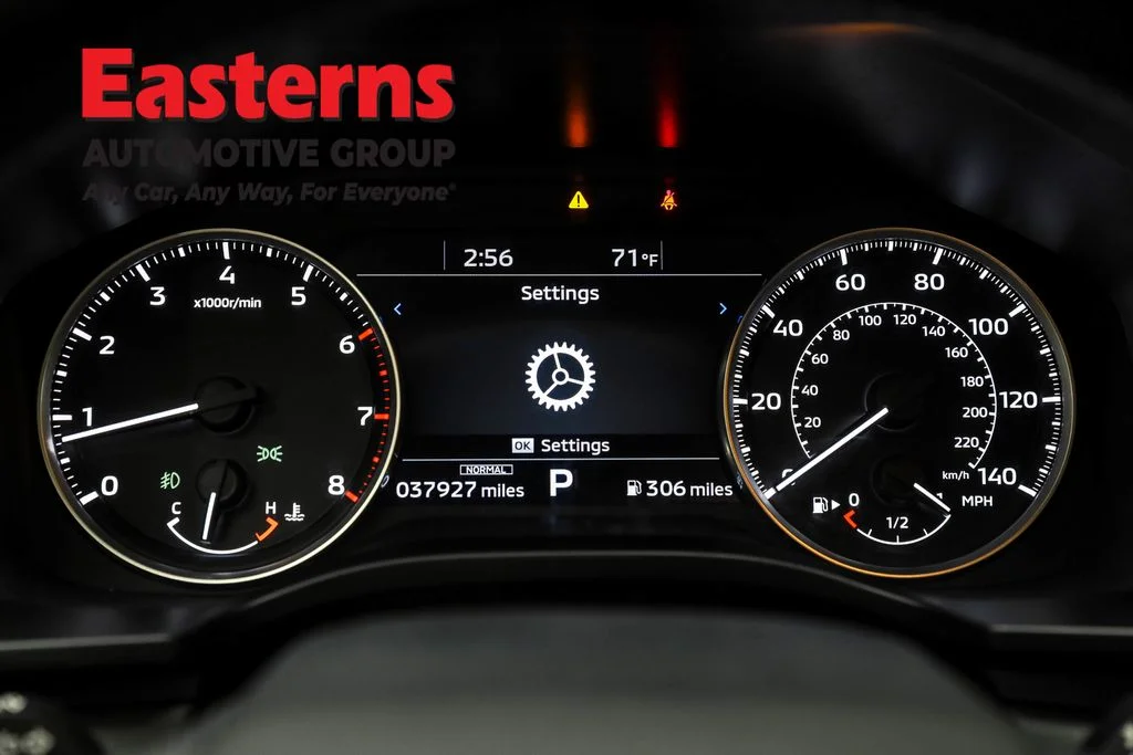 Used 2024 Gray Mitsubishi SE image 17