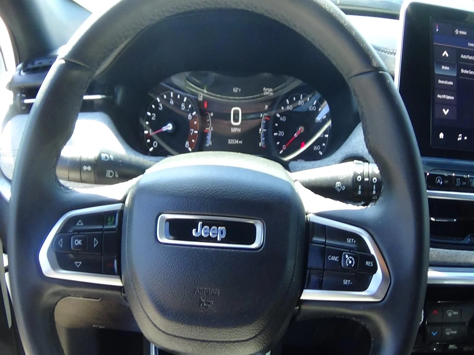 Certified Used 2025 Bright White Clear Coat (pw7) Jeep Latitude image 20