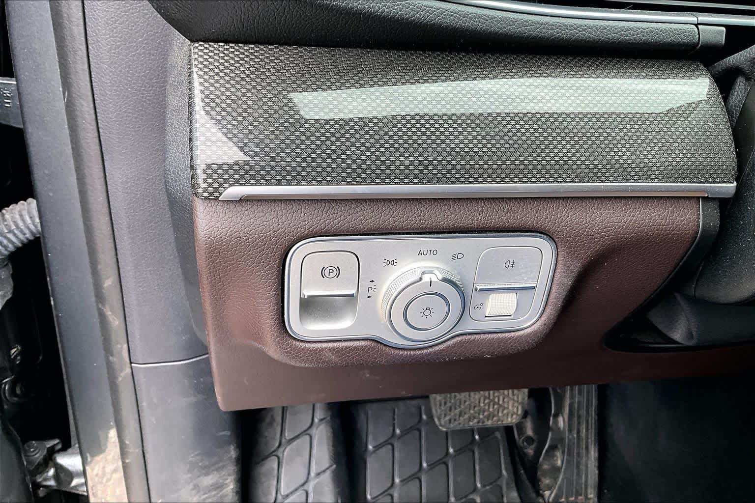 Used 2023 Selenite Grey Metallic Mercedes-Benz GLE 450 image 31