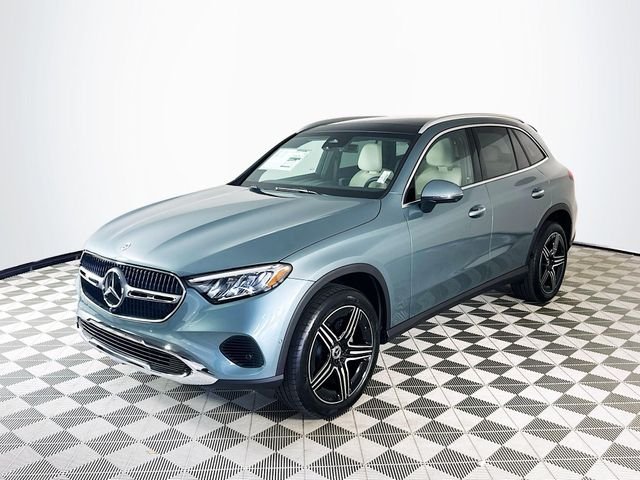 New 2026 Verde Silver Metallic Mercedes-Benz GLC 300 image 3